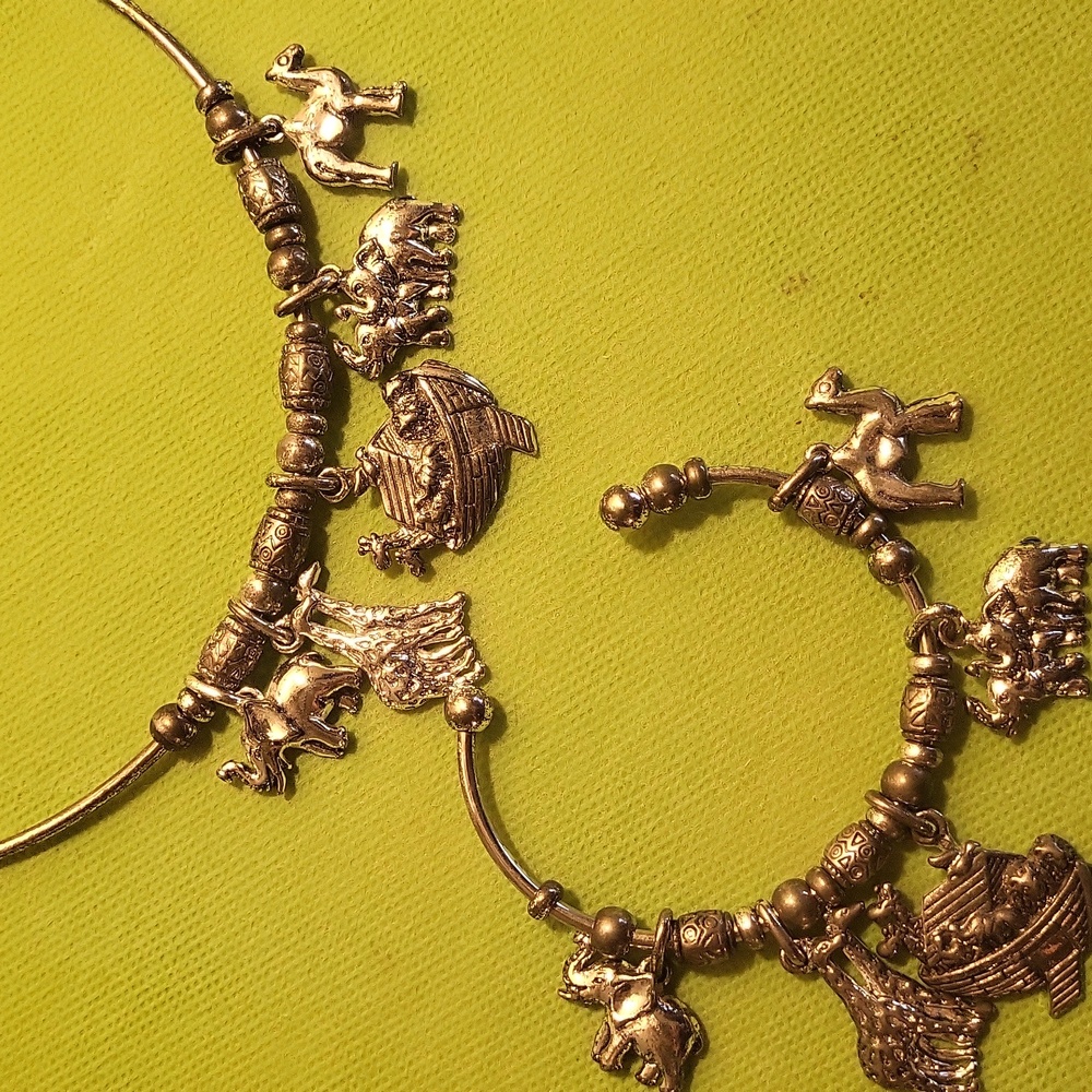 NOAHS ARK SET Necklace & bracelet charms New Vintage